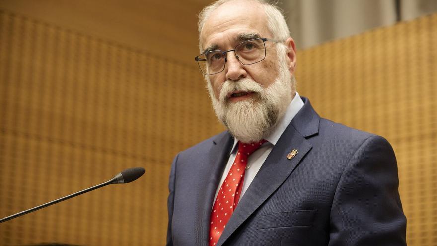 Domínguez trabaja para reducir los contratos sin soporte en Salud