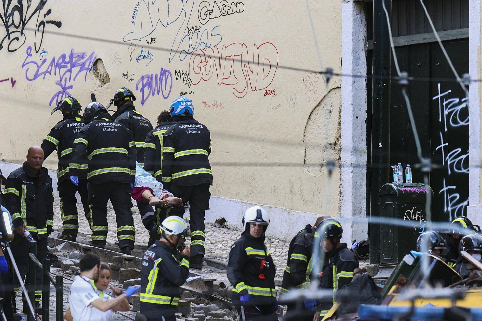 15 muertos en el descarrilamiento del Elevador de Gloria en Lisboa