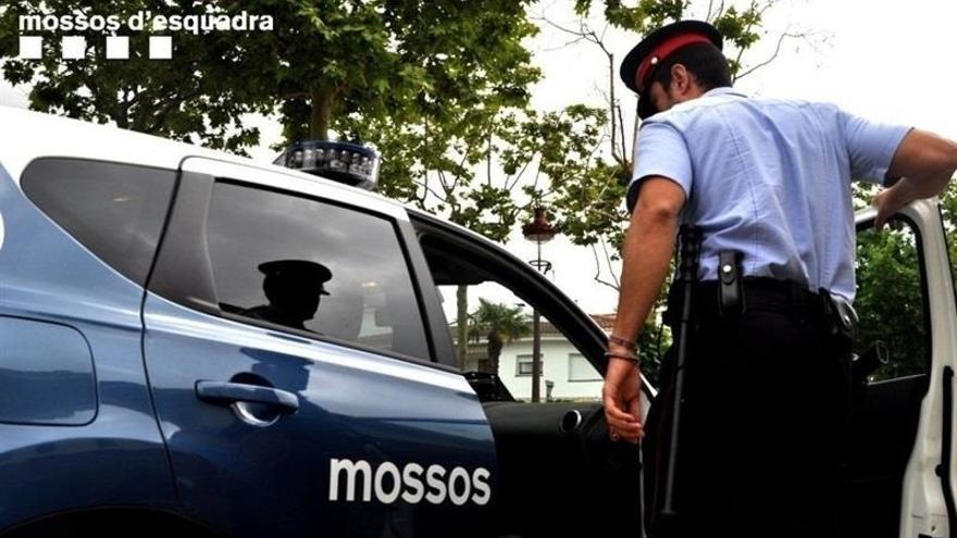 La mujer del detenido por presunta violación a su hija en Lleida le denuncia por malos tratos