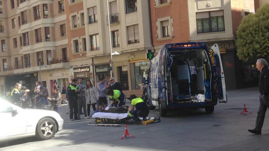 Atropellada una mujer de 85 años en silla de ruedas en Carlos III