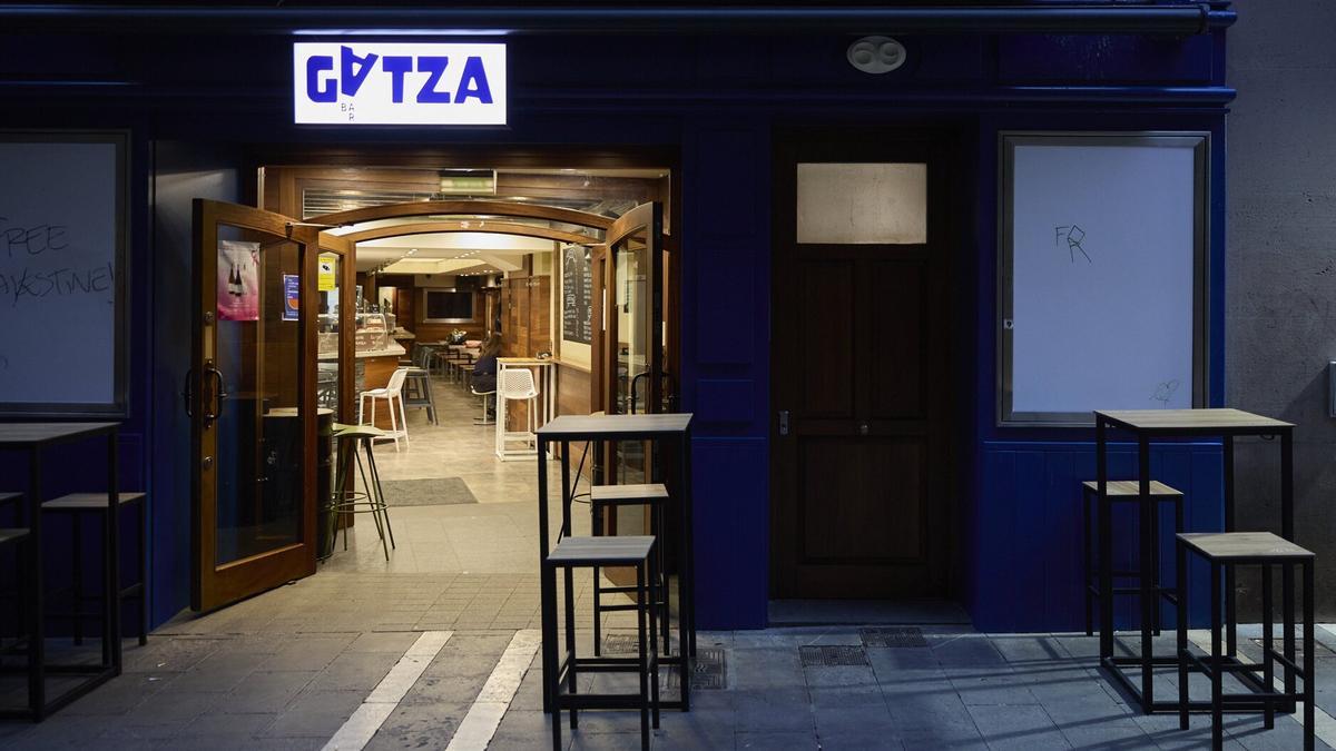 El local ya luce nuevo rótulo en la calle Estafeta.