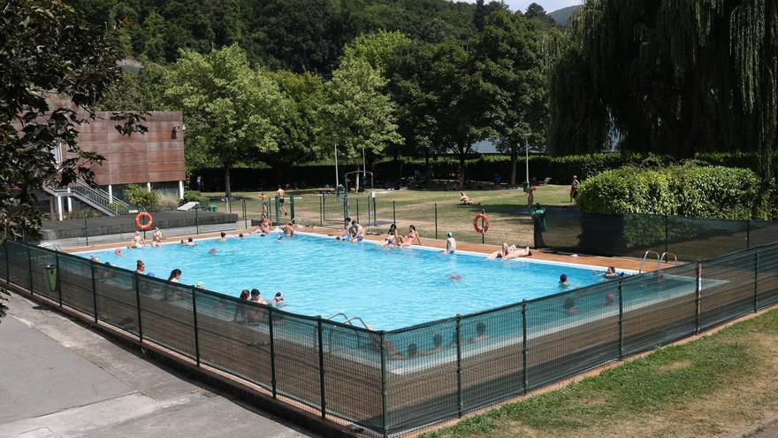 Arrigorriaga suspende la venta de entradas diarias a las piscinas: "Es una vergüenza, yo también pago impuestos"