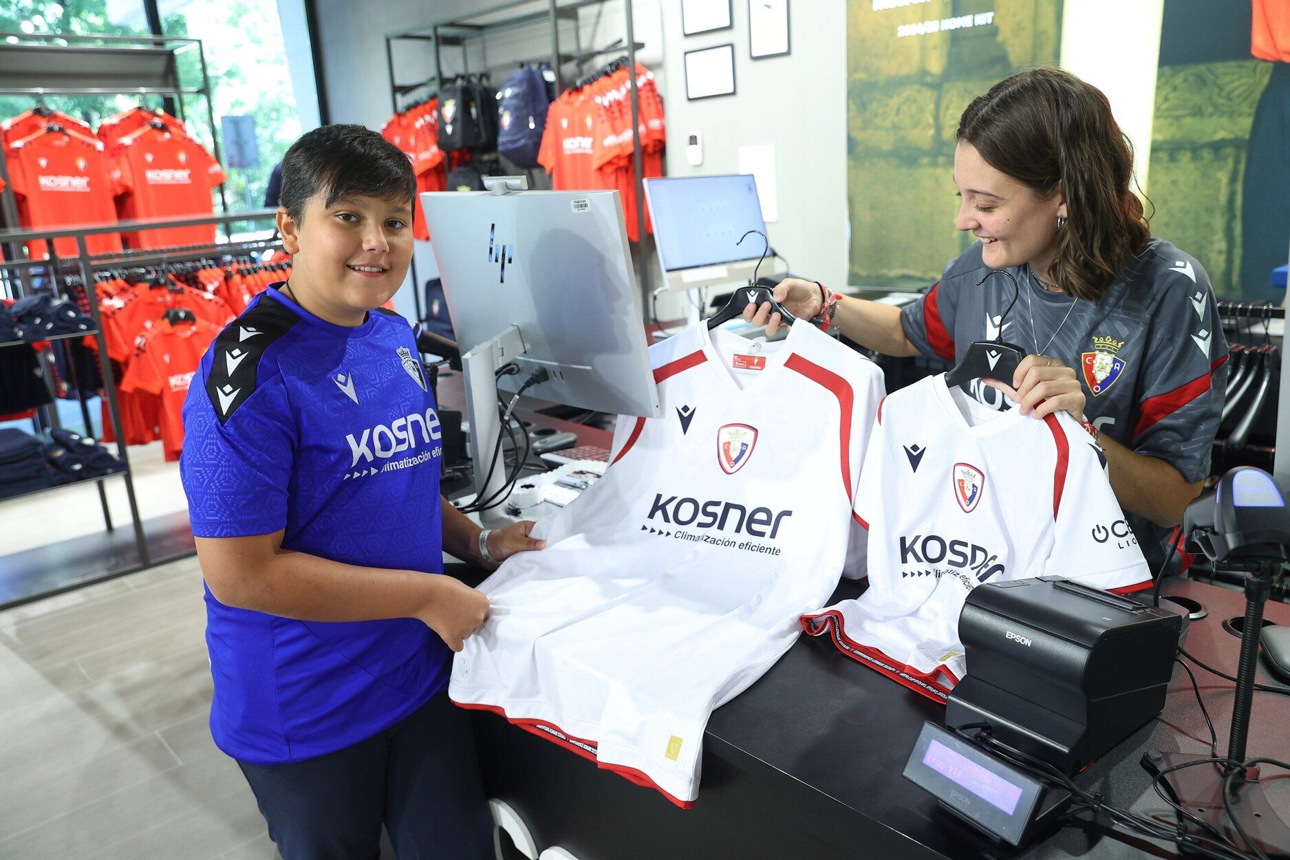 Fotos de la tercera equipación de Osasuna