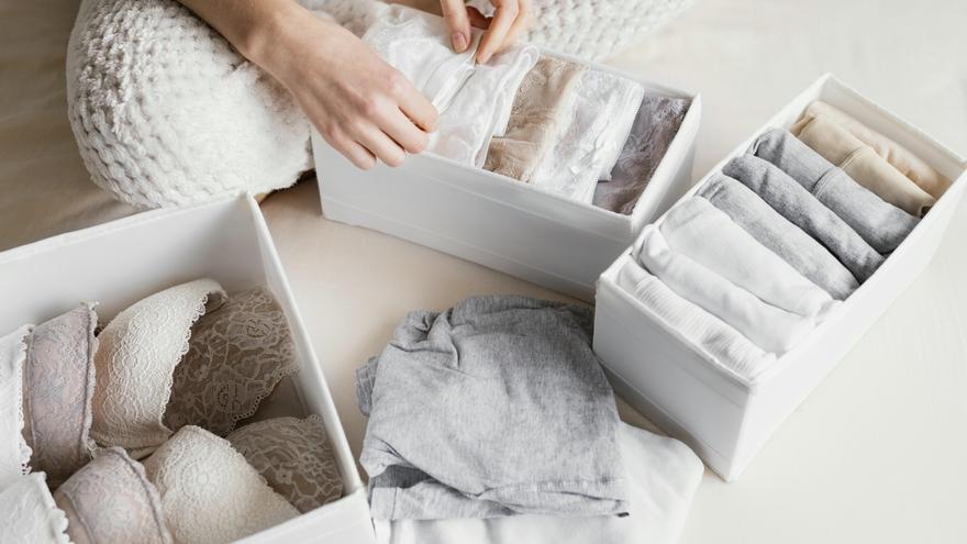 El truco infalible de Marie Kondo para hacer el cambio de armario