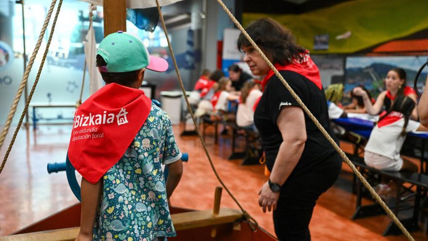 Bizkaia reúne en Bilbao a más de 50 familias de acogida en una jornada para celebrar el valor de cuidar y acompañar