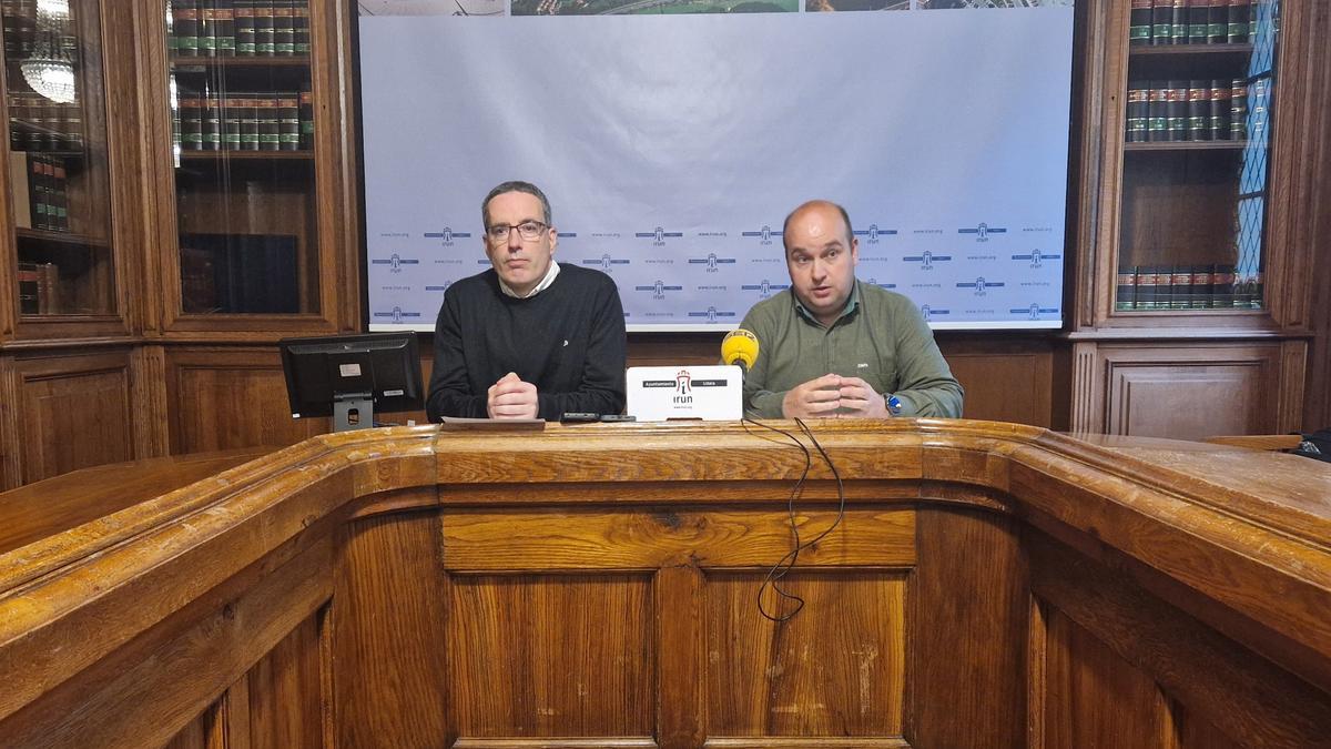 Josu Iguiñiz y Gorka Álvarez en la presentación de las actividades / Irun.org