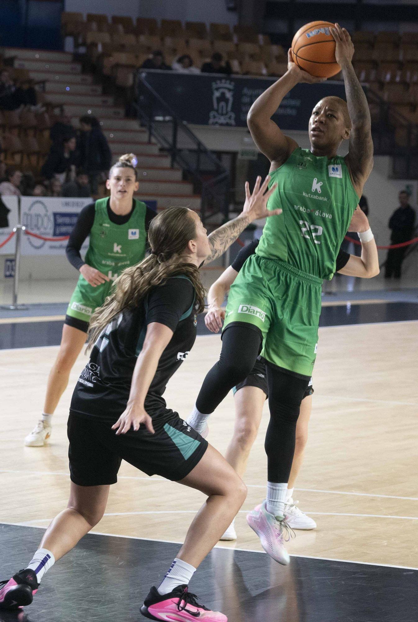 En imágenes: Derrota del Kutxabank Araski ante el Estepona