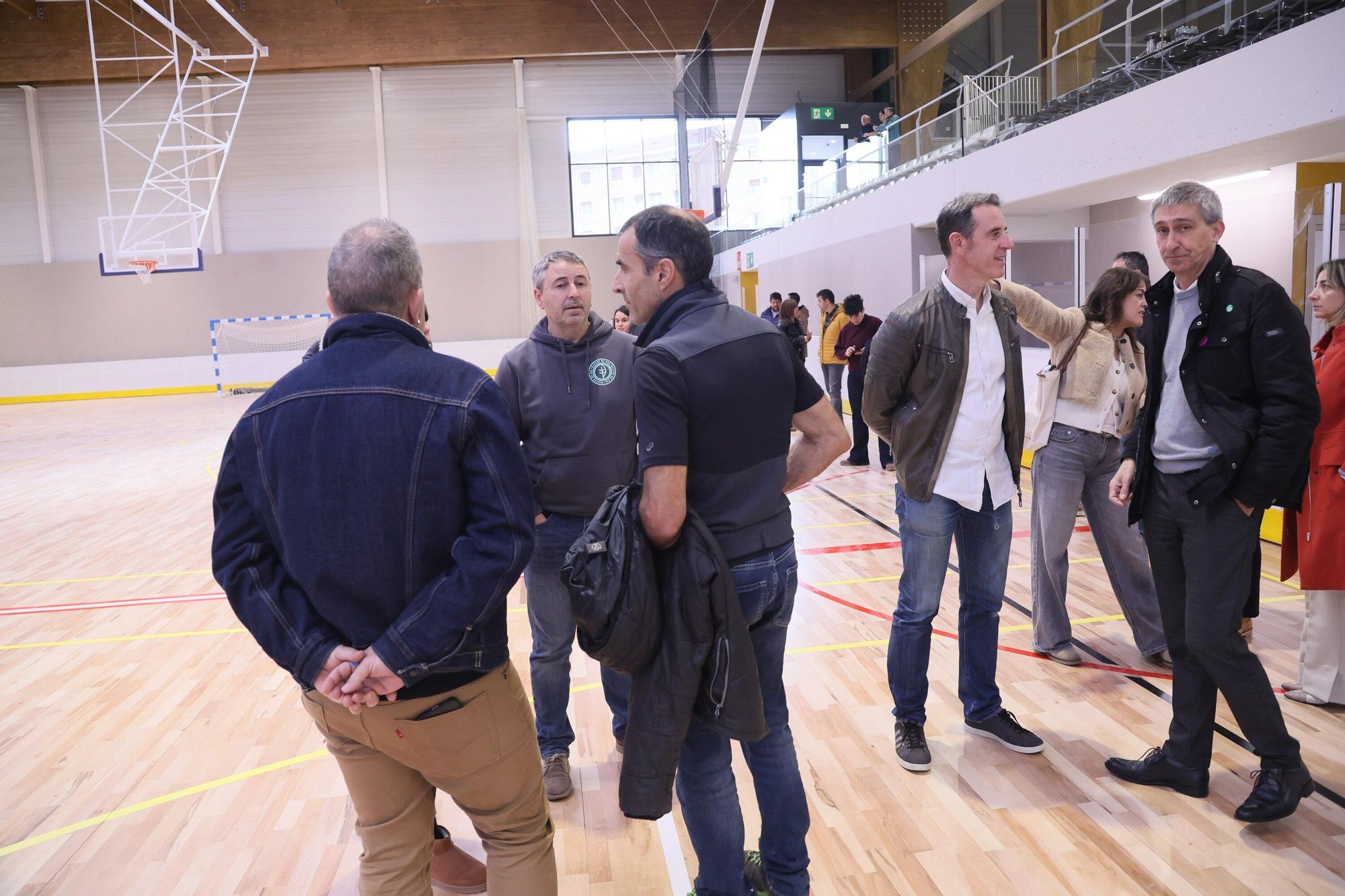 En imágenes: Así ha quedado el polideportivo y el frontón de Agurain tras la reforma