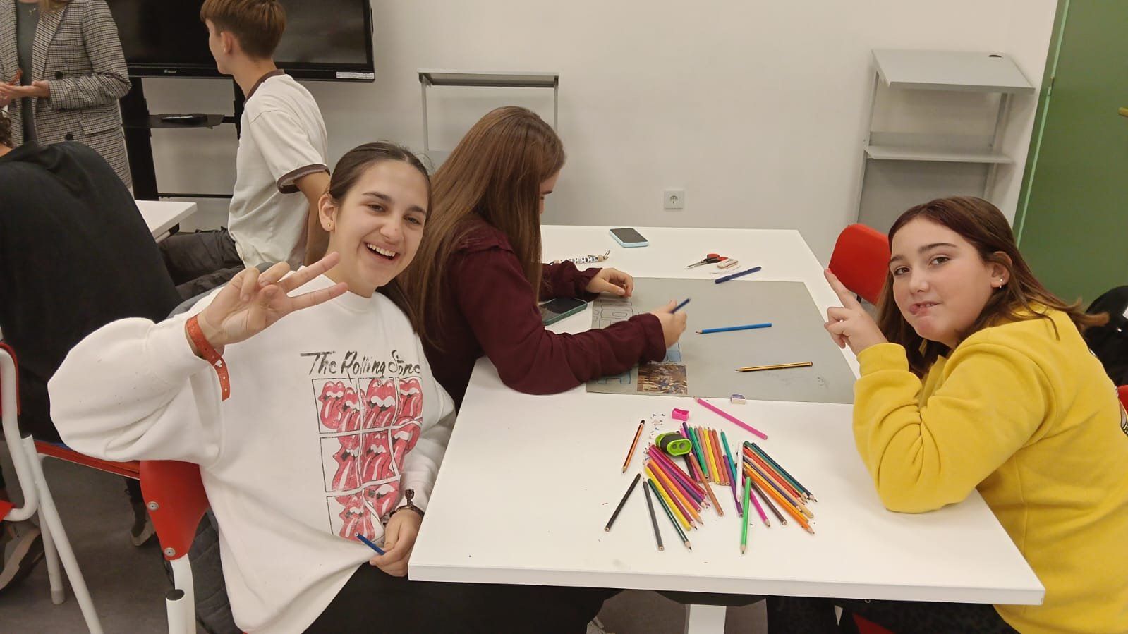 Un mural reivindica la acción climática en el IES Alhama de Corella