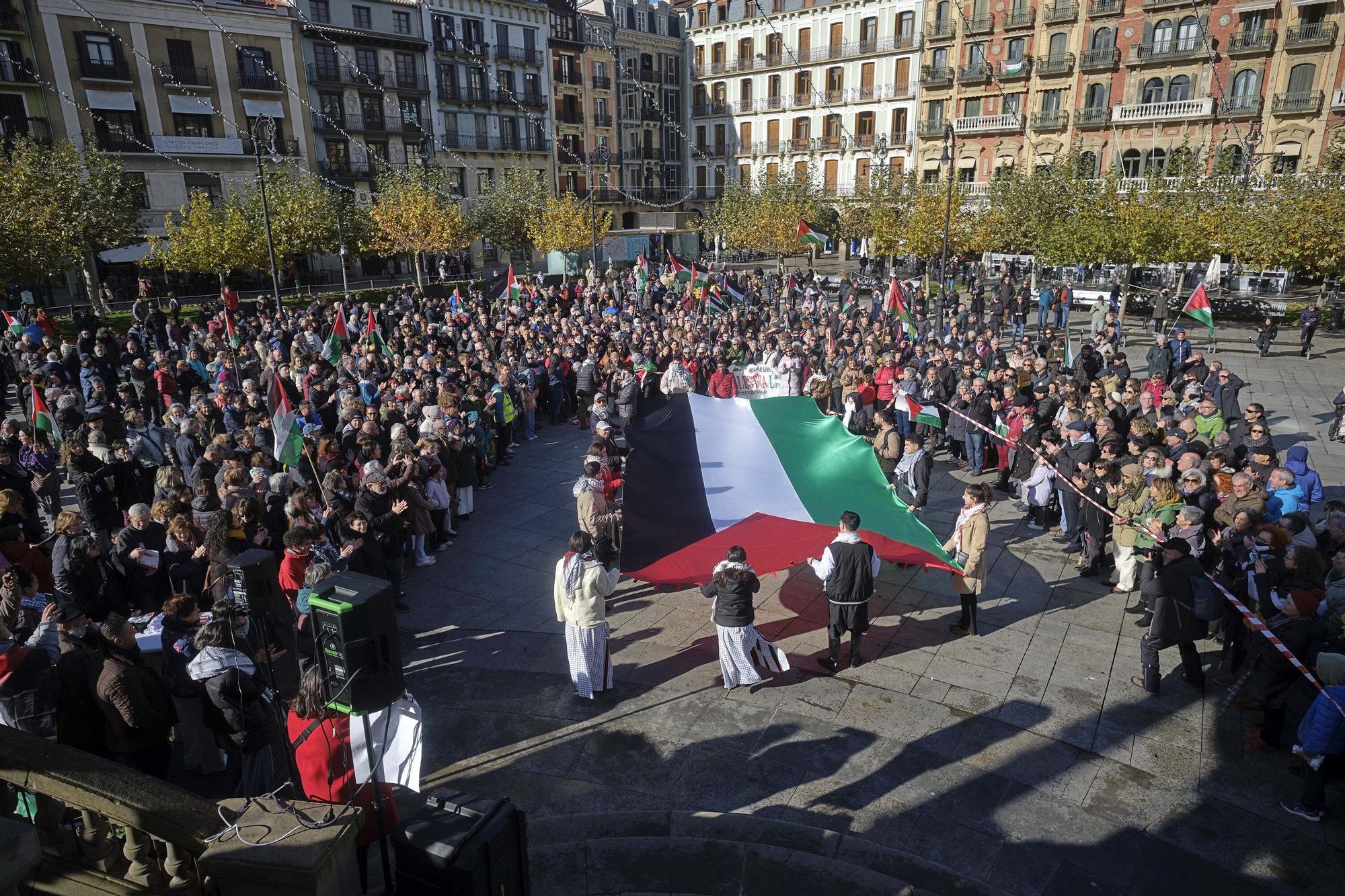 En fotos | Iruña reclama la "ruptura de relaciones con Israel"