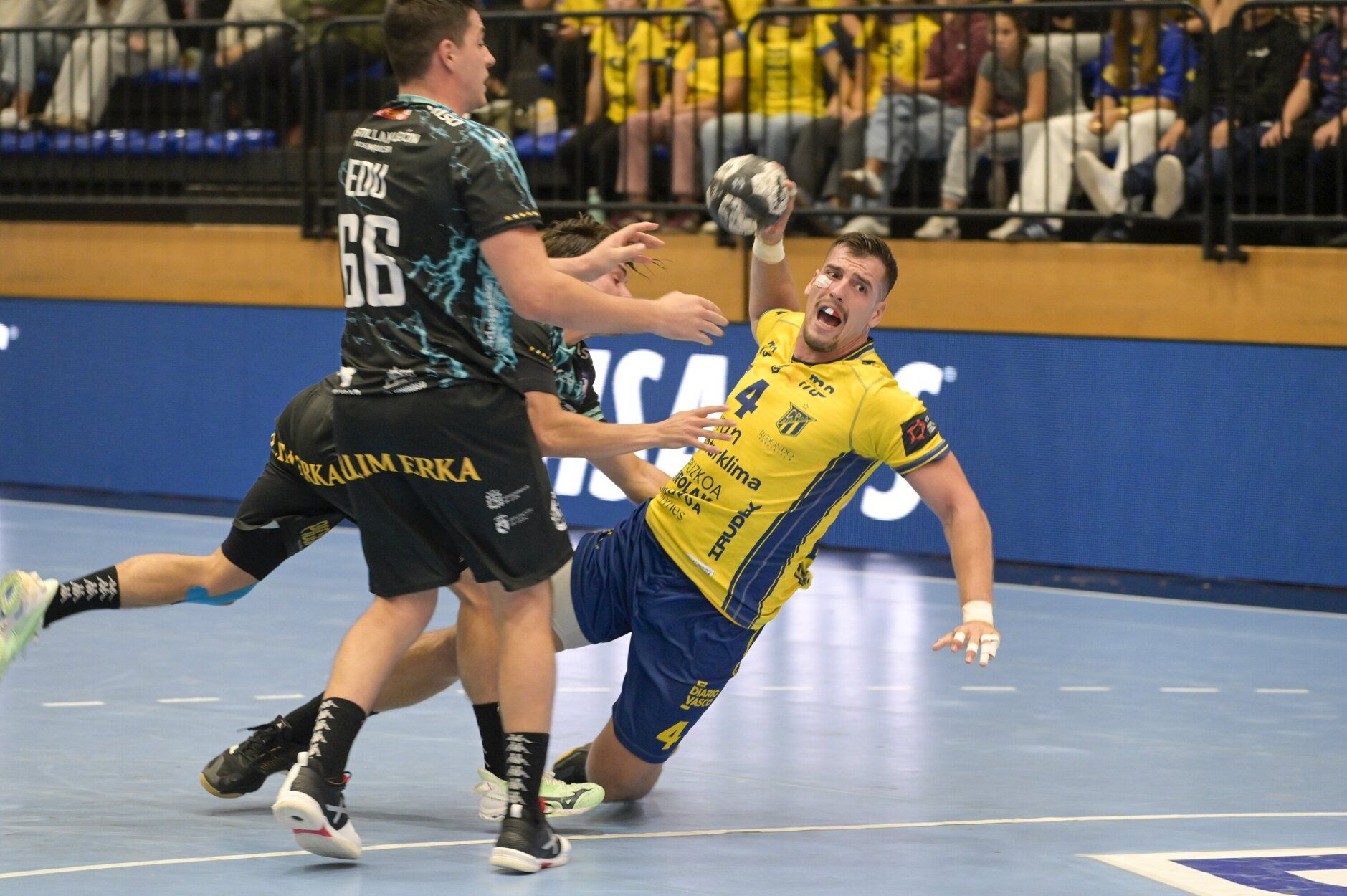 El jugador del Irudek Marko Jevtic, en el duelo ante el Ademar de León en Artaleku