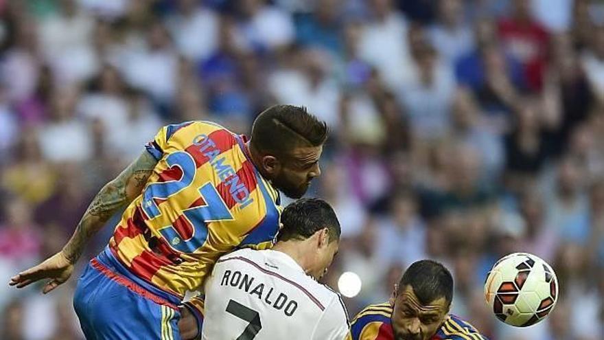 El Valencia aleja al Real Madrid de la Liga