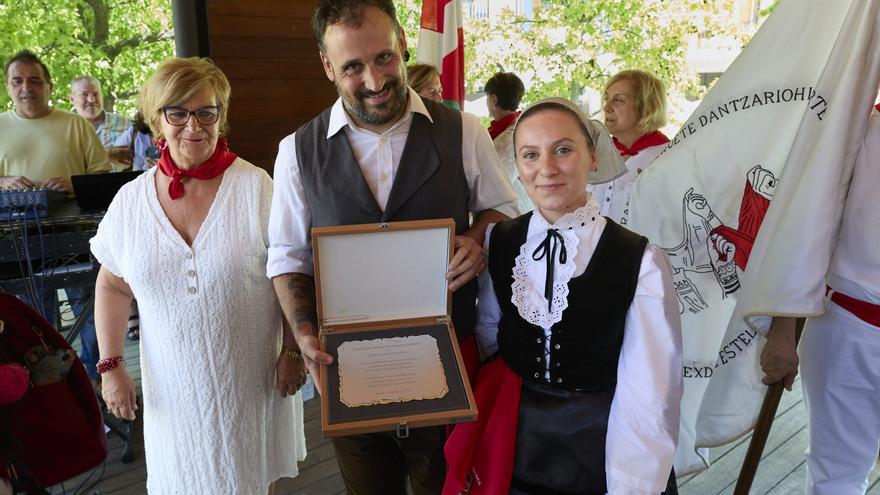 El grupo de dantzas Virgen del Puy y San Andrés, homenajeado