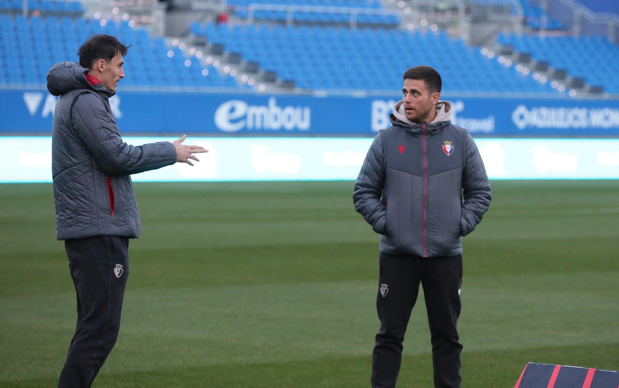 Fotos de la llegada de los jugadores de Osasuna al Ibercaja Estadio
