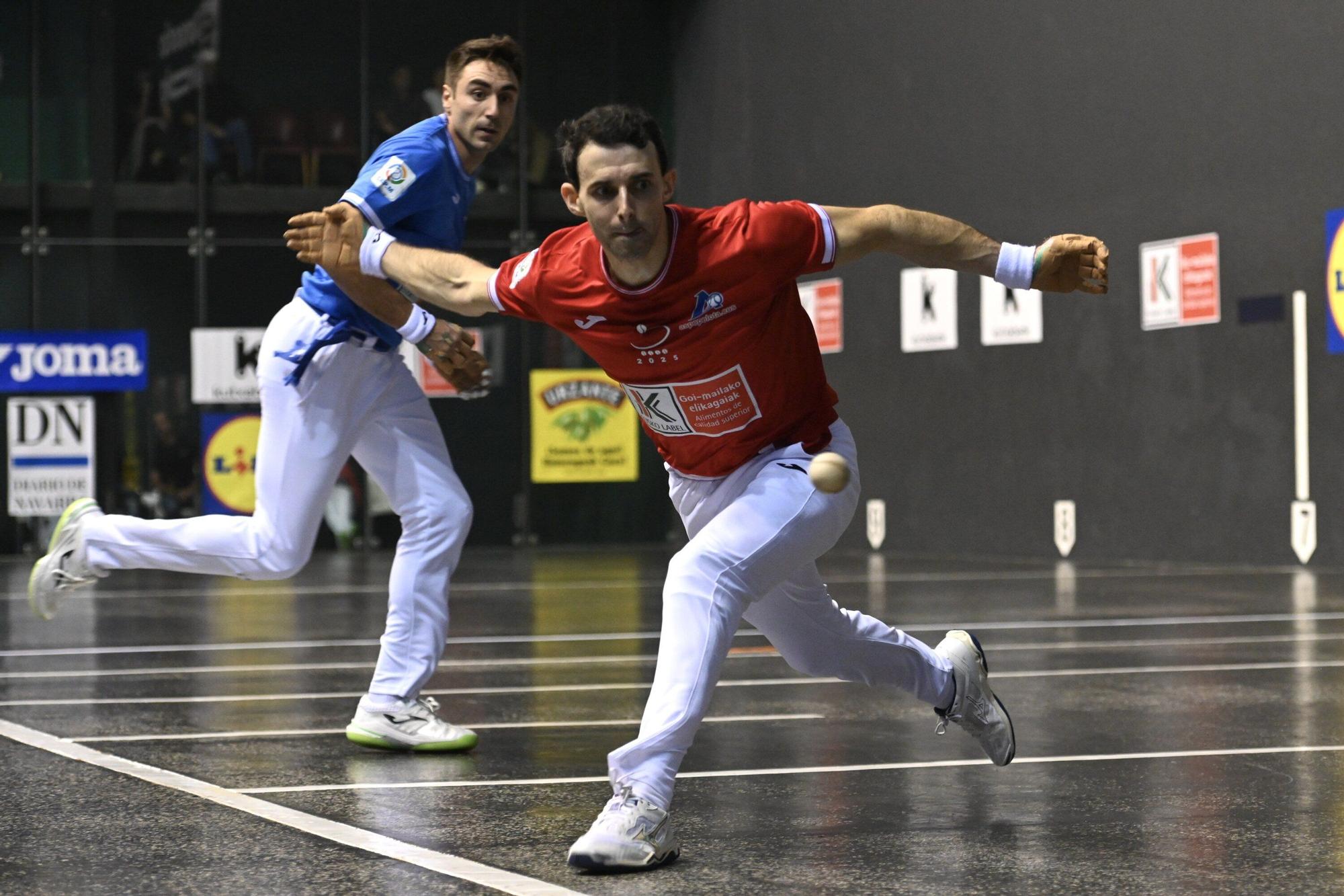 Peio Etxeberria, finalista del Cuatro y Medio por tercera vez consecutiva después de ganar a Altuna III en el Atano III de Donostia.