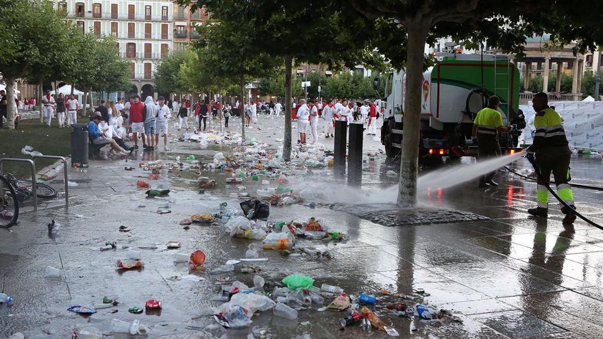 Dispositivo de limpieza de San Fermín 2026: 80 contenedores, 800 papeleras y aseos en 68 puntos de Pamplona