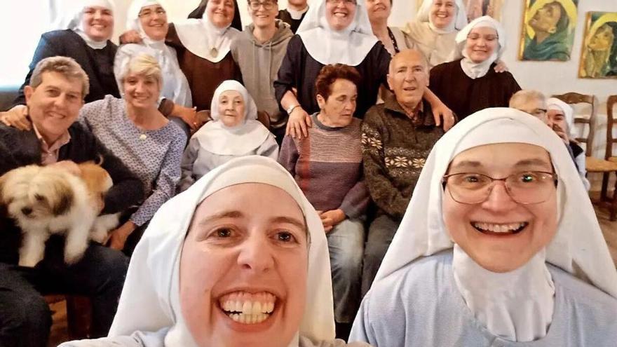El increíble 'selfie' de las monjas "cismáticas" con el que niegan estar "secuestradas" y "manipuladas"