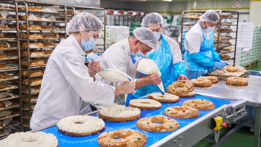 Descubre cómo se hace uno de los roscones más vendidos en Bizkaia