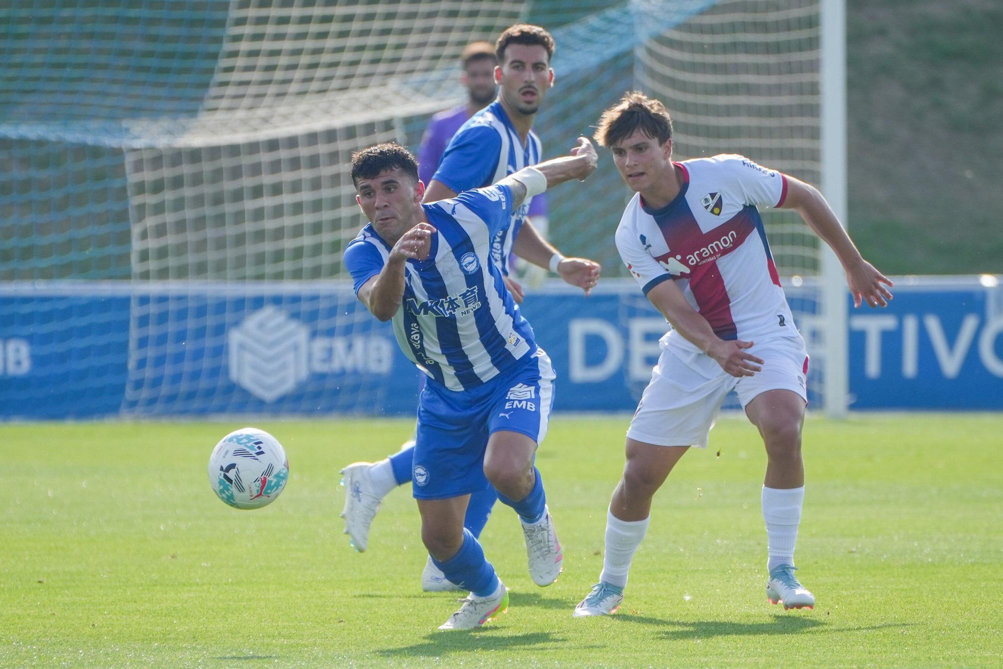 En imágenes: El Alavés pierde contra el Huesca en pretemporada (0-1)