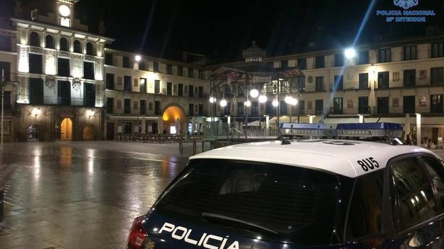 Vehículo de la Policía Nacional en Tudela