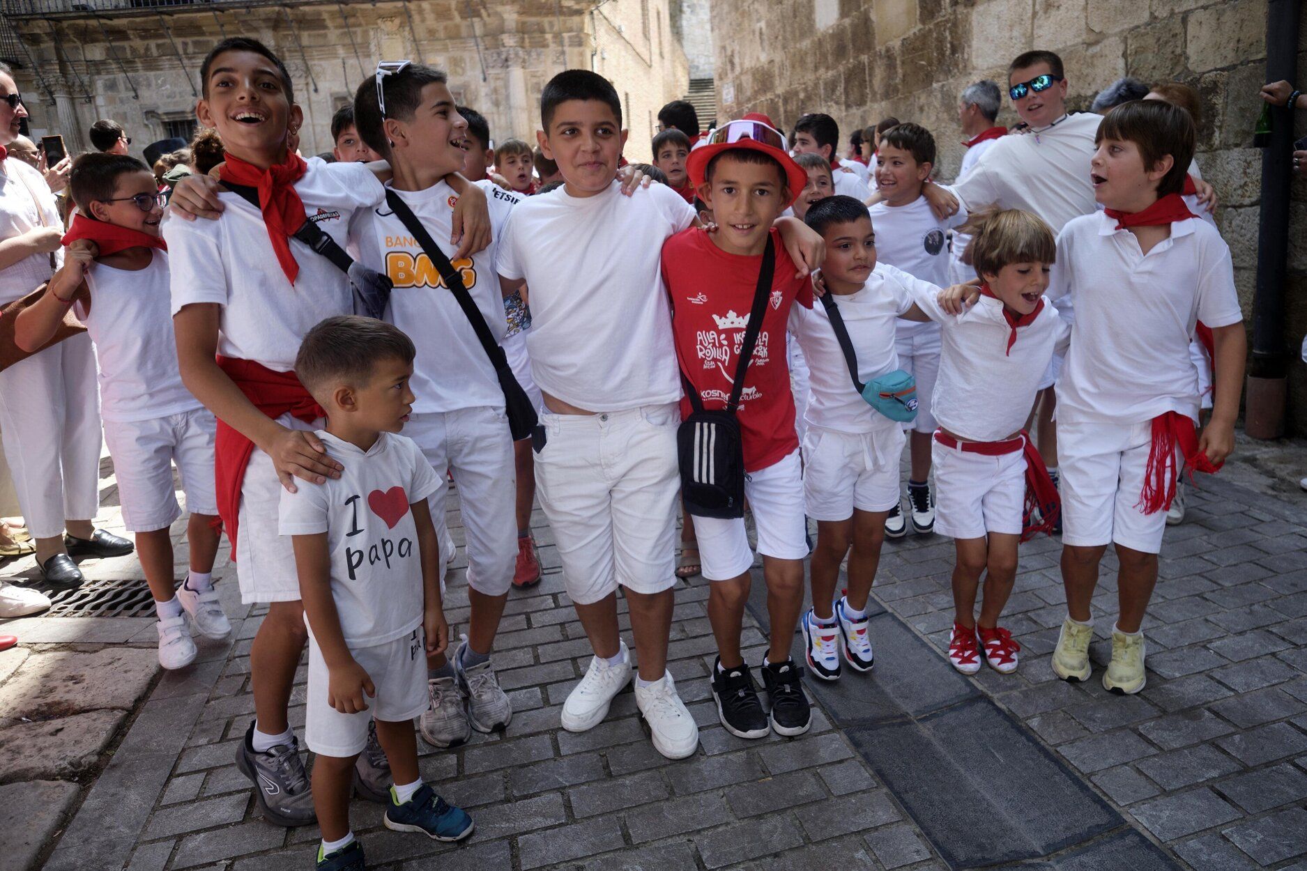 Fotos de la procesión y la pañuelada de este domingo en fiestas de Estella-Lizarra