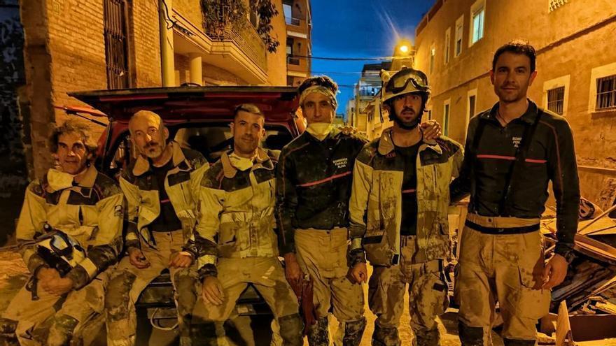 El llamamiento urgente de un bombero de Álava en Valencia: “Los vecinos necesitan recuperar su vida, por salud mental”