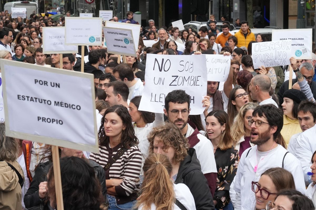 Cientos de médicos piden en Bilbao un estatuto propio que recoja sus particularidades