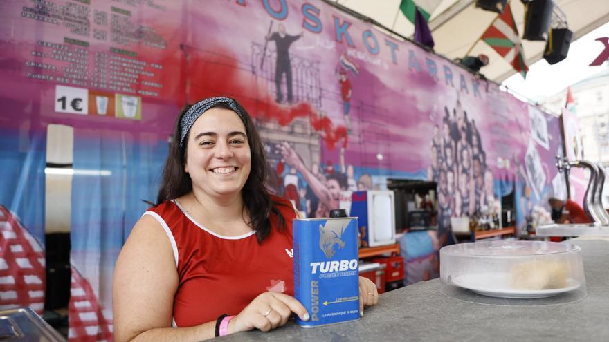 El chupito creado en un pueblo de Bizkaia que arrasa en Aste Nagusia