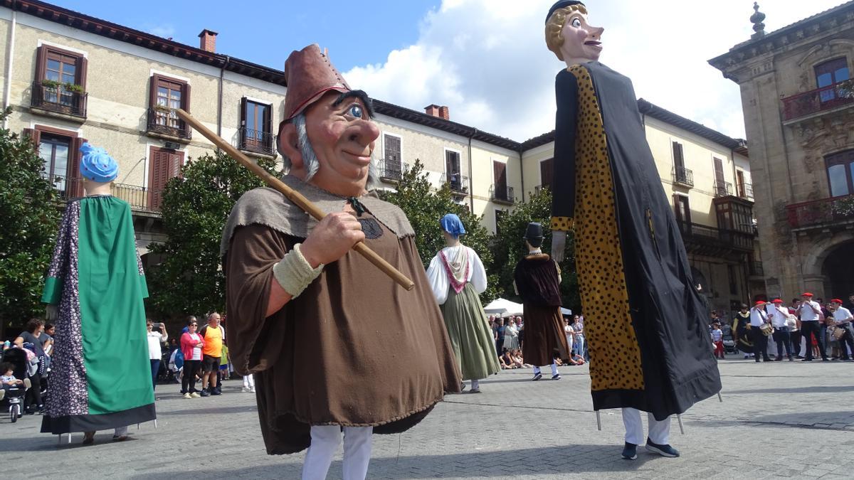 Los txorimalos están en la esencia de las fiestas de Atzeko kale y harán triplete desde este viernes hasta el domingo