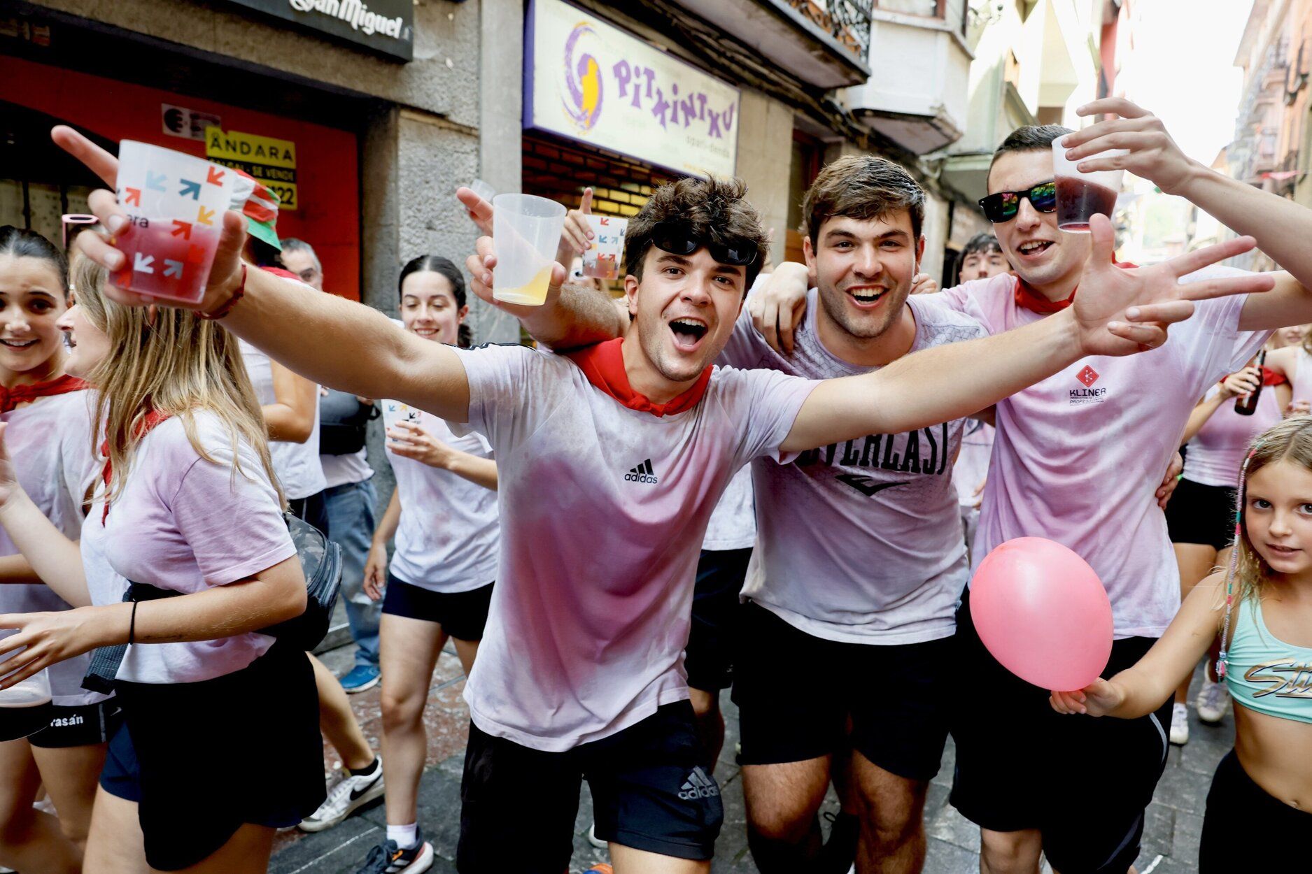 Fiesta de vino tinto en Elgoibar con el Txiki Eguna