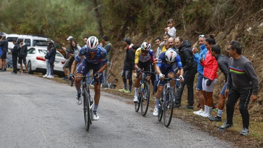 Bernal se rehabilita en una Vuelta enferma