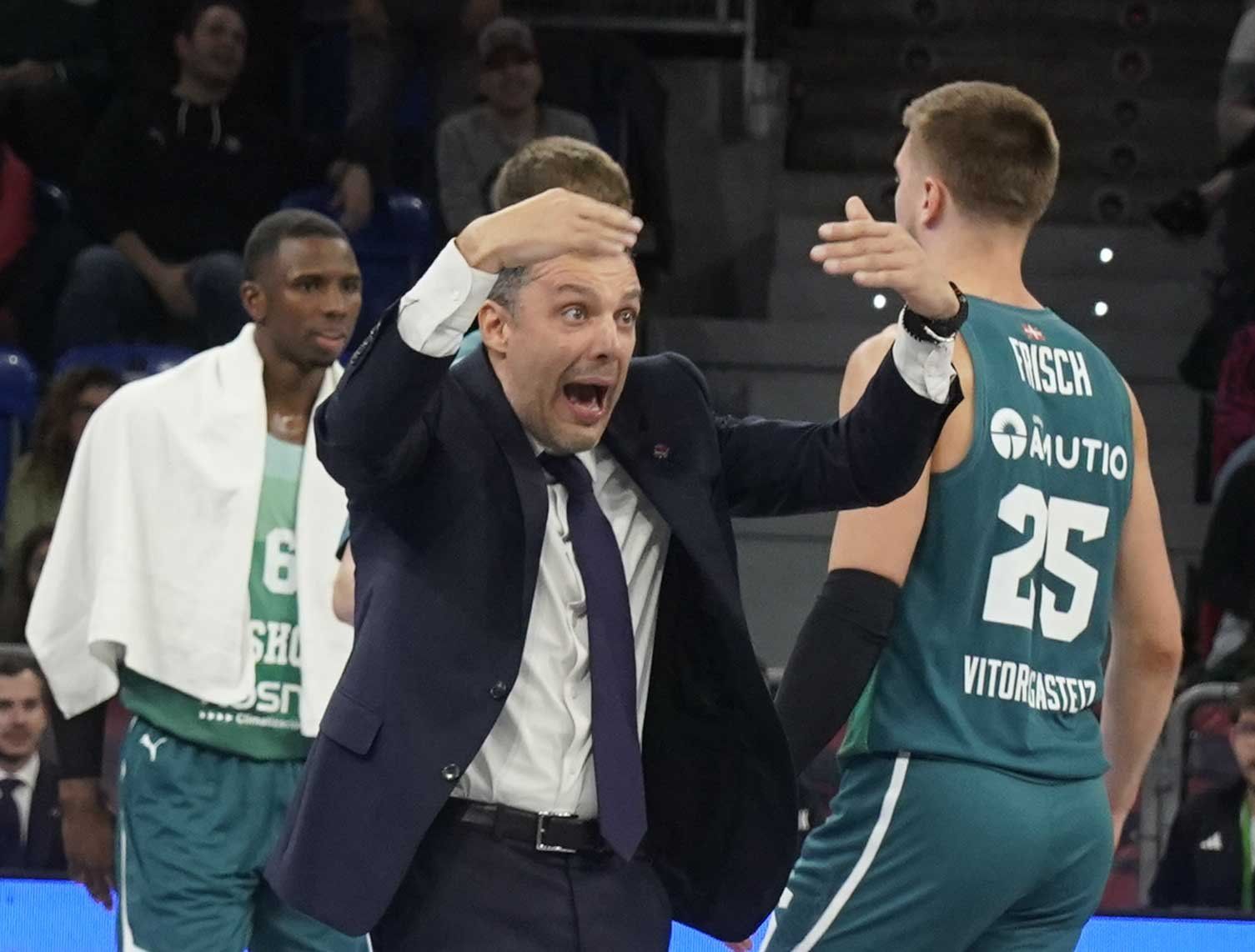 Todas las imágenes del Baskonia - Dubái (92-85)