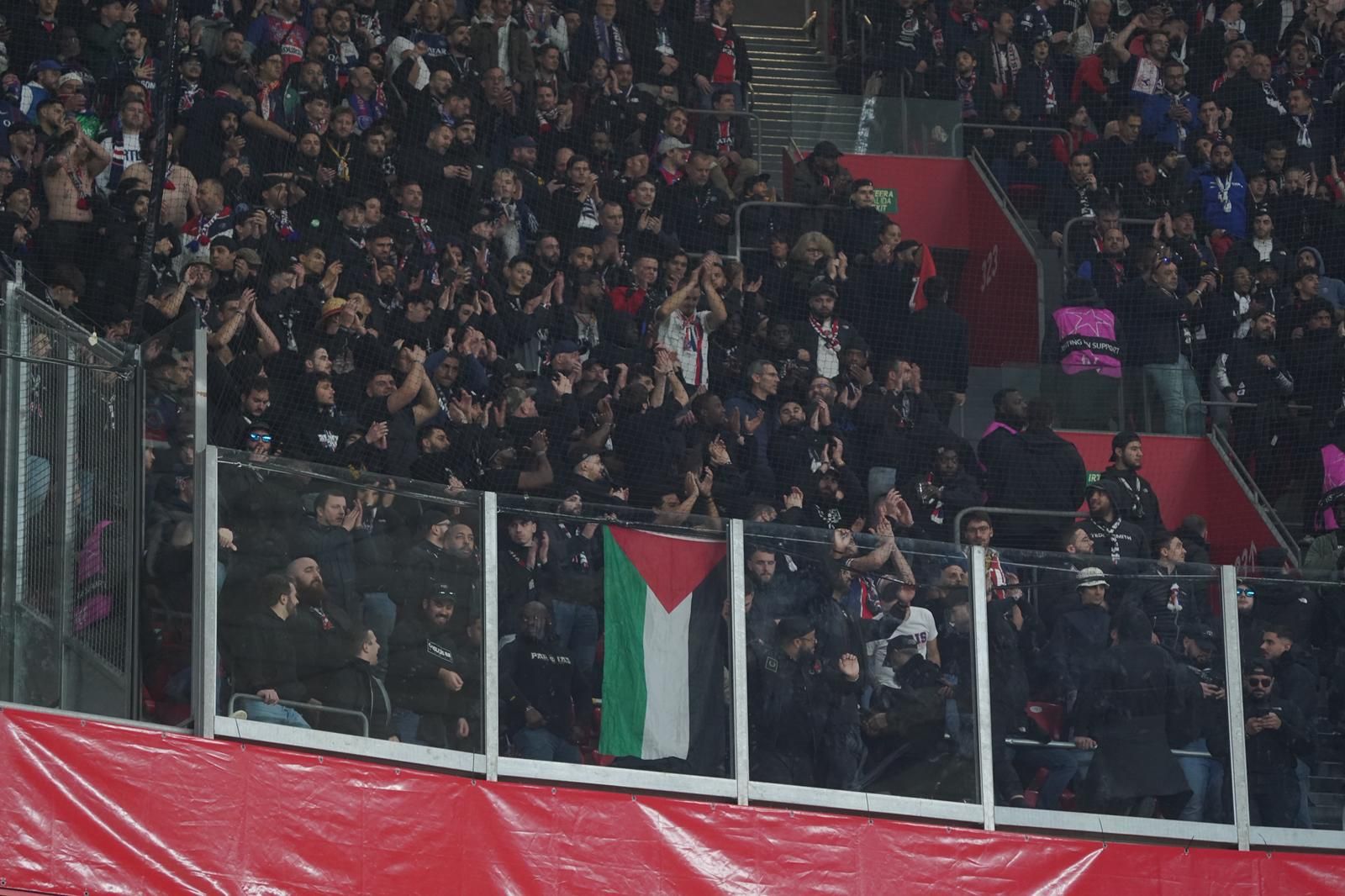 En imágenes: ¿Has asistido al Athletic-PSG en San Mamés? Búscate