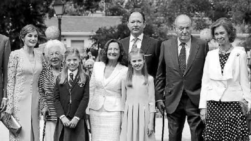 La infanta Sofía reúne a la familia real en su Primera Comunión