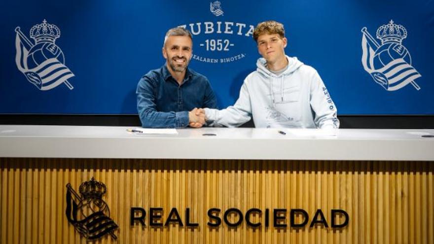 Tomy Carbonell renueva con la Real hasta 2028
