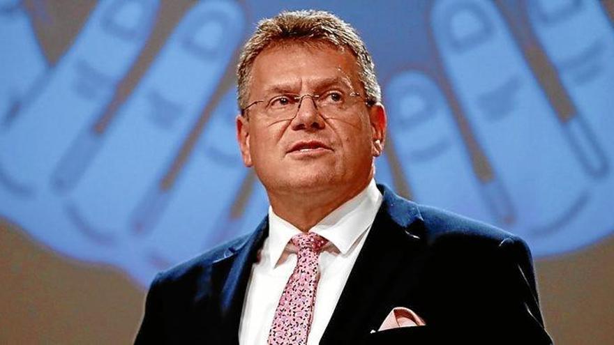 Bruselas descarta la revisión del protocolo del Brexit acordado con el Reino Unido