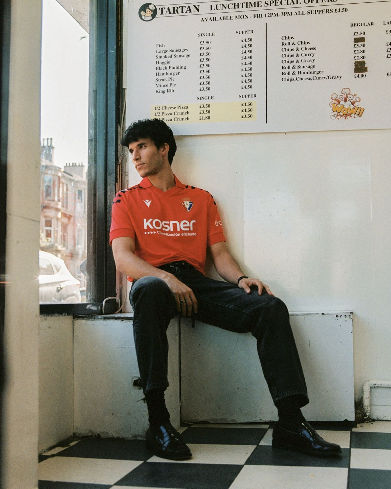Imágenes de la nueva camiseta de Osasuna