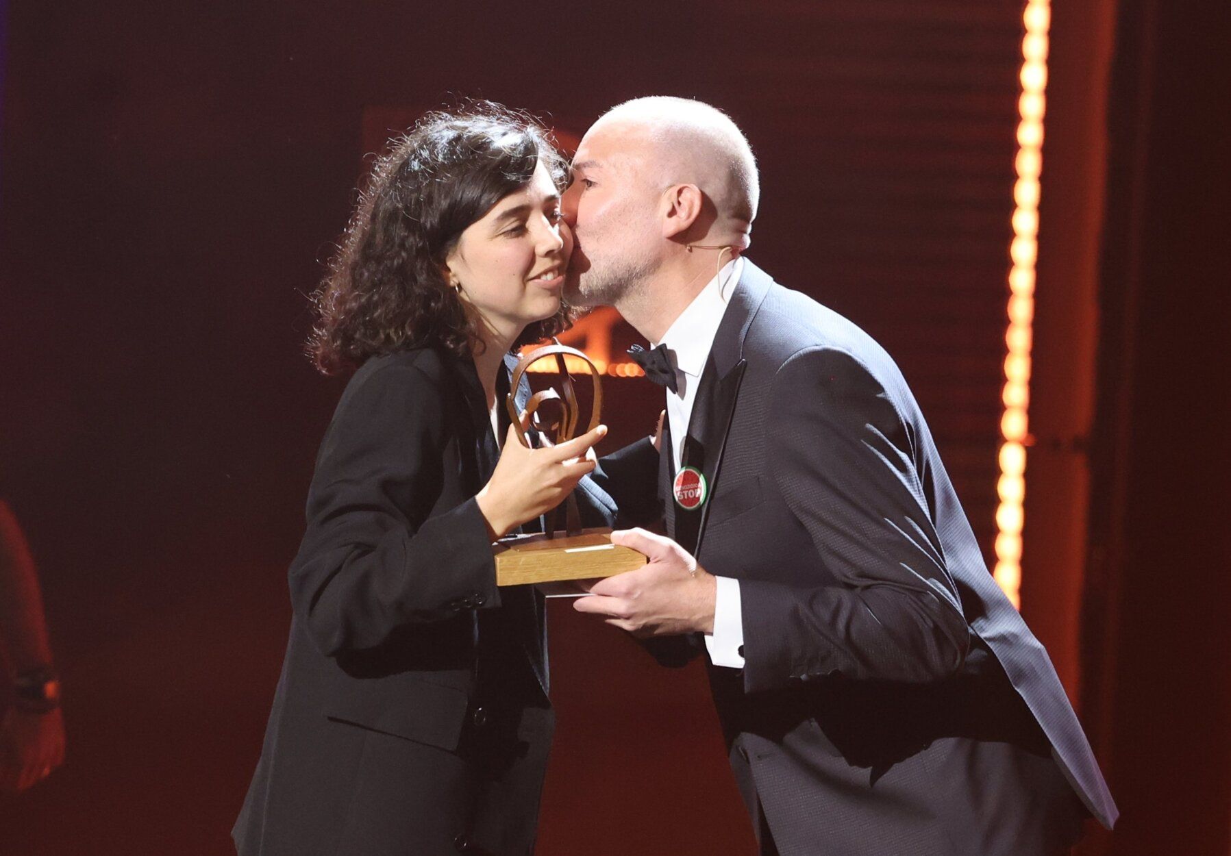 Asier Altuna y Telmo Esnal reciben el premio Zinemira