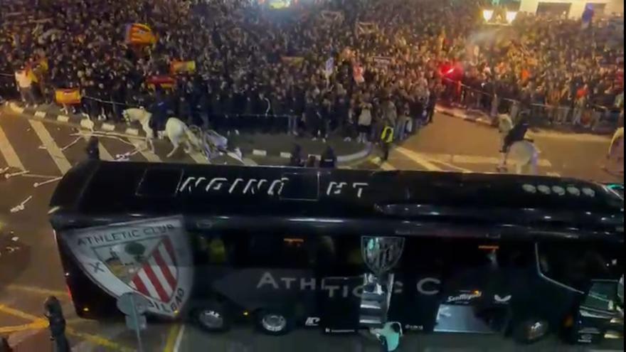 Mestalla recibe al Athletic al grito de “puto vasco el que no bote”