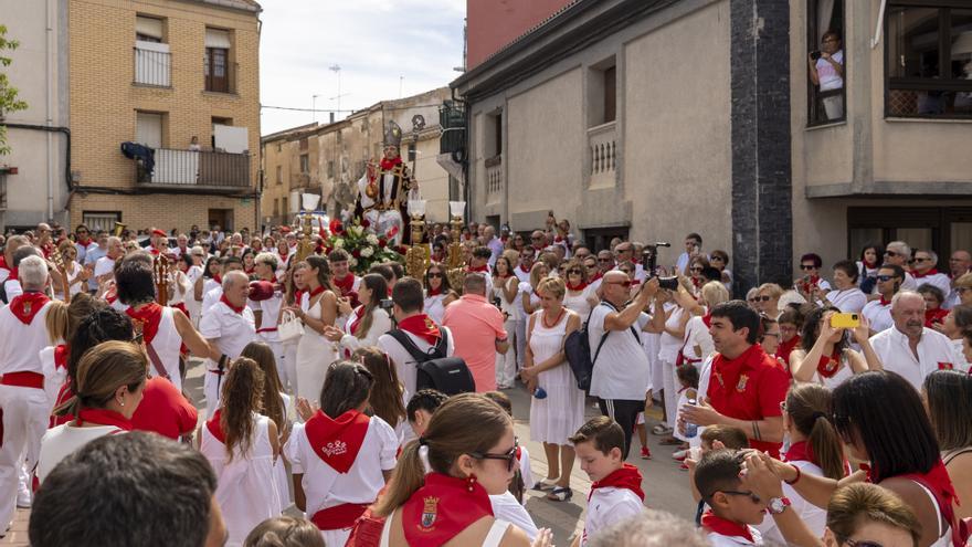 Milagro arropa a su patrón San Blas en el día grande de las fiestas