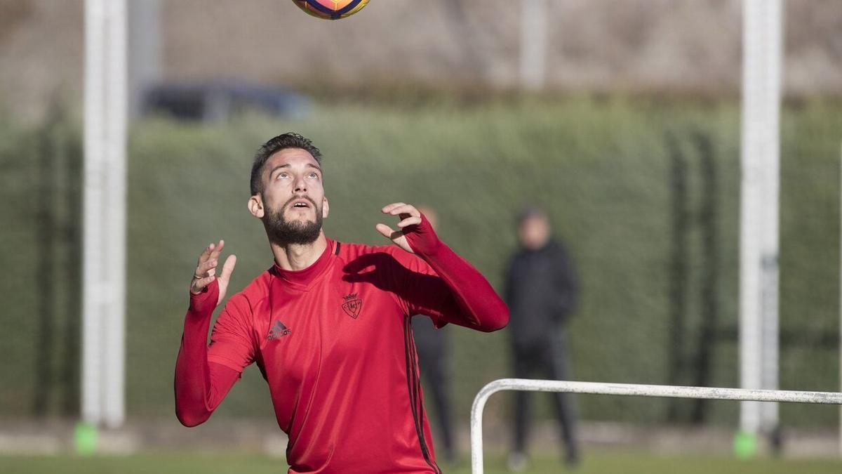 Torres, durante un entrenamiento de Osasuna