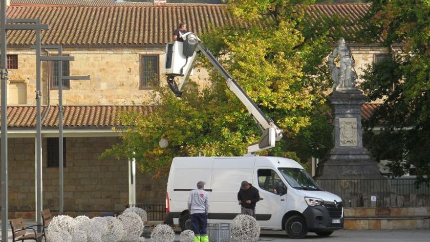 Los de Vigo, los únicos que ponen las luces de Navidad antes que en Urretxu