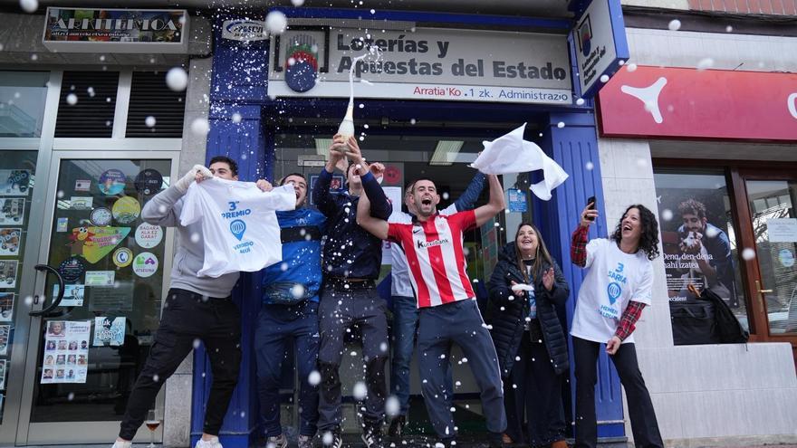 El tercer premio de la Lotería de Navidad deja una lluvia de millones en Igorre