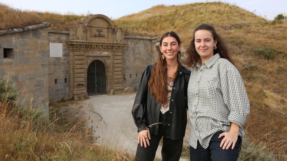 Beatriz M. Larragueta y María Moreno Novoa.