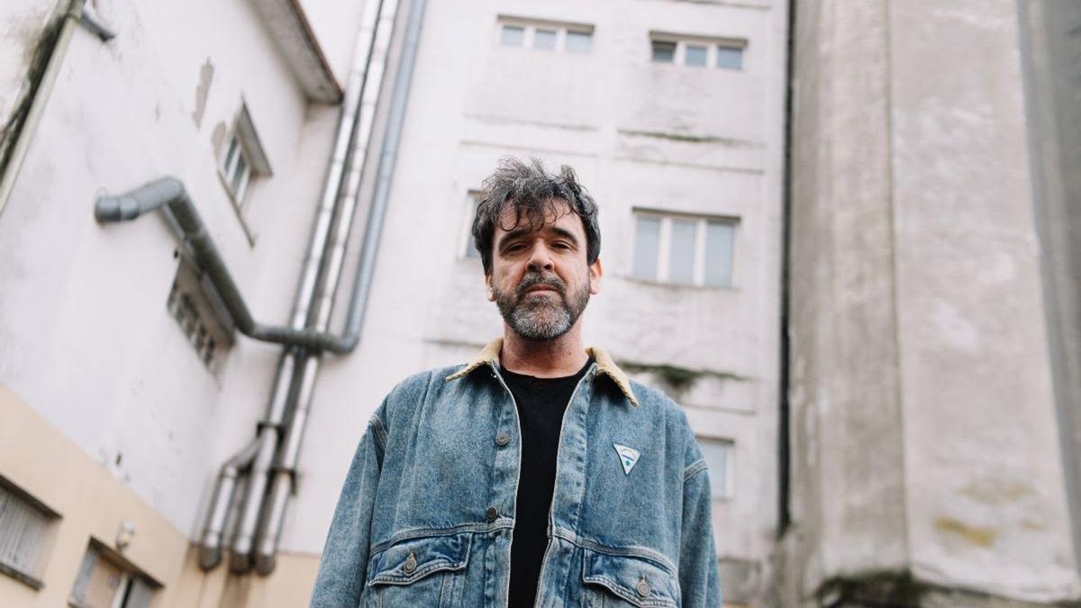 Gorka Urbizuk Abbey Road estudioetan grabatutako &#039;Bakan II&#039; EPa argitaratu du.