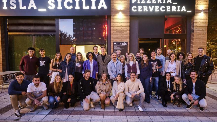 Isla Sicilia reúne a más de 30 creadores de contenido en un evento único en Pamplona