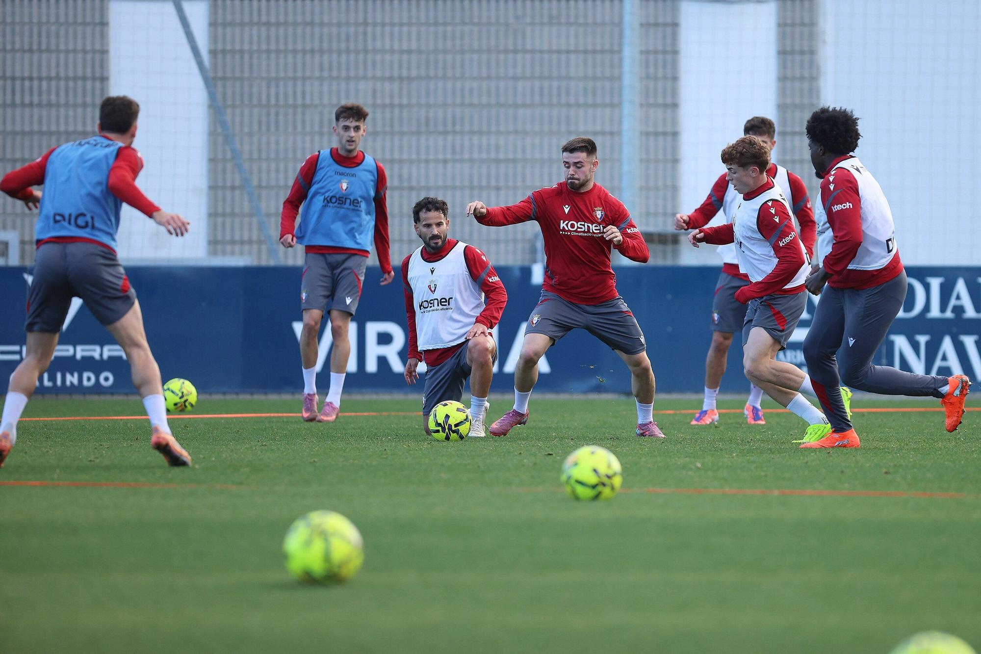 Fotos del entrenamiento de Osasuna (17/11/2025)