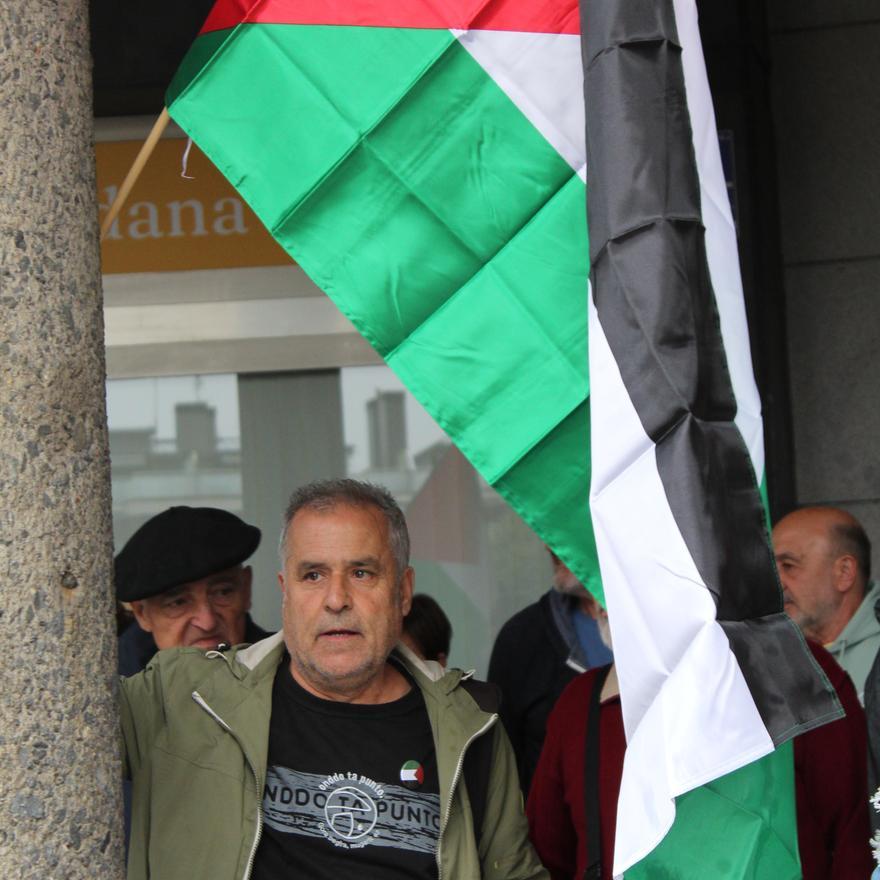 Más de 200 personas se concentran el Basauri contra el genocidio en Gaza