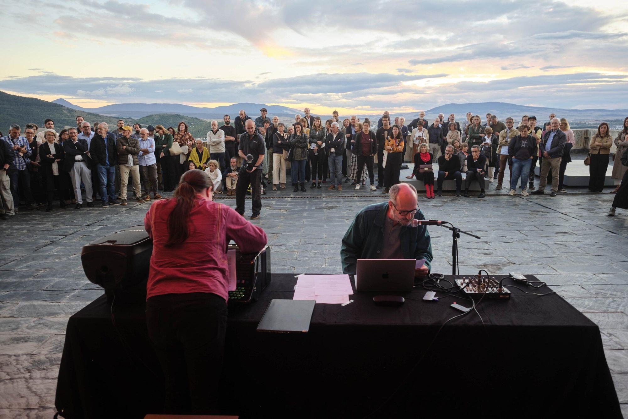 Fotos del acto social de DANOK OTEIZA en el museo de Alzuza