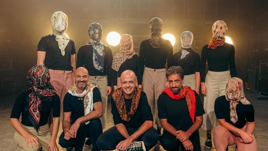 Korrontzi homenajea al grupo de danzas Oinkari en su 50º aniversario